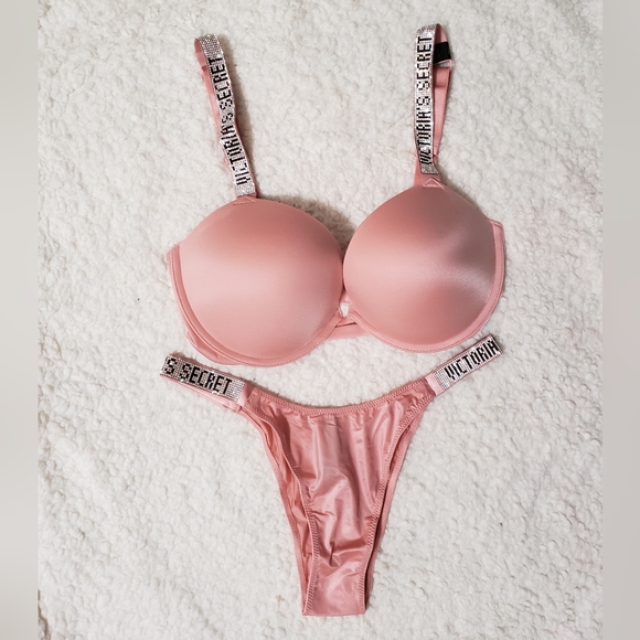 Victoria's Secret Very Sexy Push-up Bra & Matching Panties - Picture 1 of 15